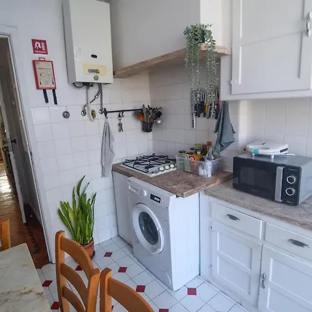 3 5 Minutes Away Meter Station 아파트 리스본