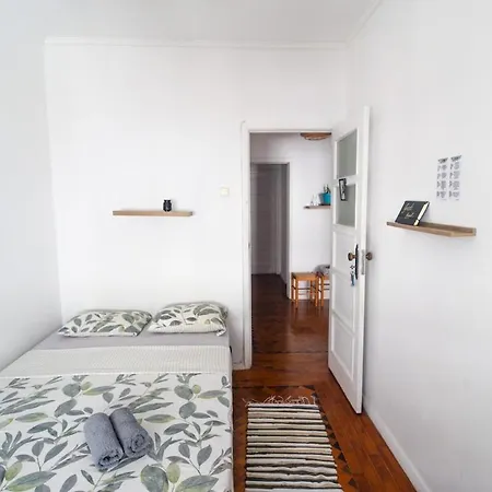 3 5 Minutes Away Meter Station * Lisbona