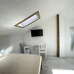 3 5 Minutes Away Meter Station Apartment *