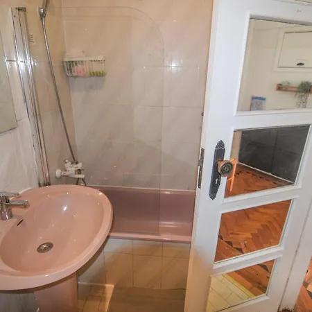 3 5 Minutes Away Meter Station Apartment